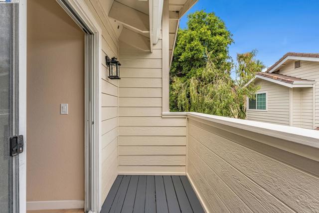 19723 Redwood Rd, Castro Valley CA: https://media.crmls.org/mediaz/ff830435-0ba5-4cf3-b75d-045ac417b833.jpg