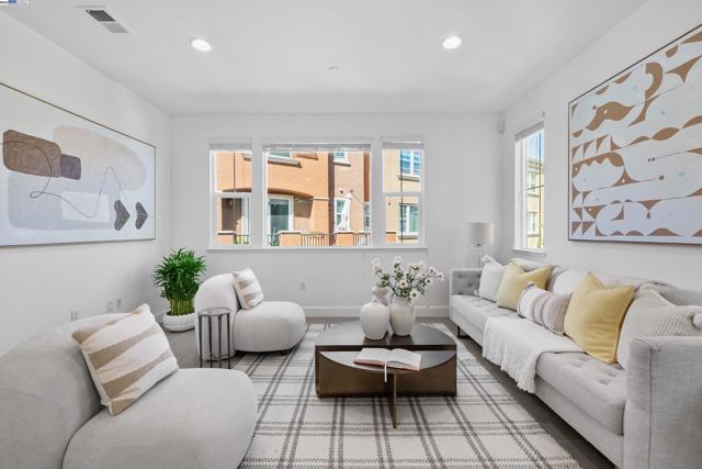 38930 Lemongrass Way, Newark CA: https://media.crmls.org/mediaz/ff8315f8-04b8-4cb7-a86a-826eb0e44cd6.jpg