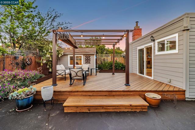 5411 Garvin Ave, Richmond CA: https://media.crmls.org/mediaz/ff831cfd-5033-4b90-9b27-bf3fd7f0dbef.jpg