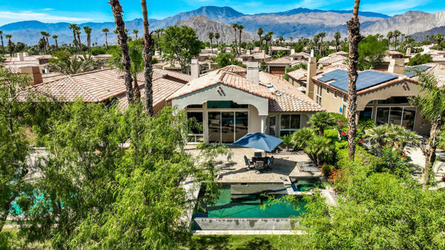 79840 Rancho La Quinta Drive, La Quinta CA: https://media.crmls.org/mediaz/ff83ce4f-e1b7-4e36-b0f1-02e598566010.jpg