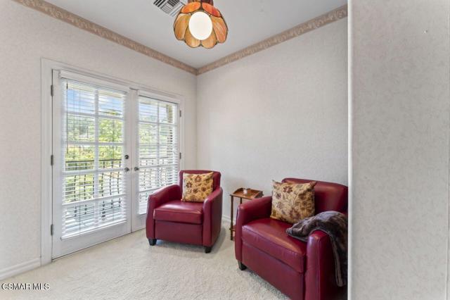 10885 Citrus Drive, Moorpark CA: https://media.crmls.org/mediaz/ff8443a5-9206-4173-8cde-37e9972161a3.jpg