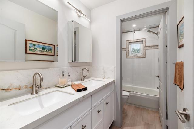 Detail Gallery Image 34 of 66 For 2955 Avendia Valera, Carlsbad,  CA 92009 - 5 Beds | 3 Baths