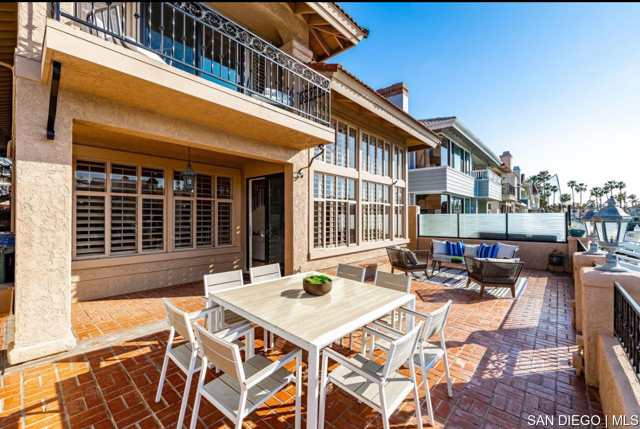 12 Buccaneer WAY, Coronado CA: https://media.crmls.org/mediaz/ff8580c7-1318-4c69-8f67-e28b65c91c64.jpg