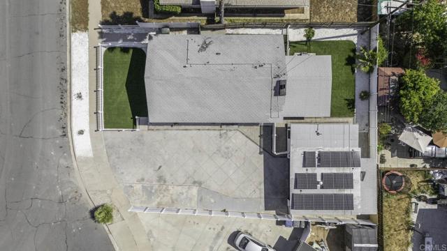 562 Lindsay Street, El Cajon CA: https://media.crmls.org/mediaz/ff85942d-807c-4e34-98d6-5b6f1e6f08cf.jpg