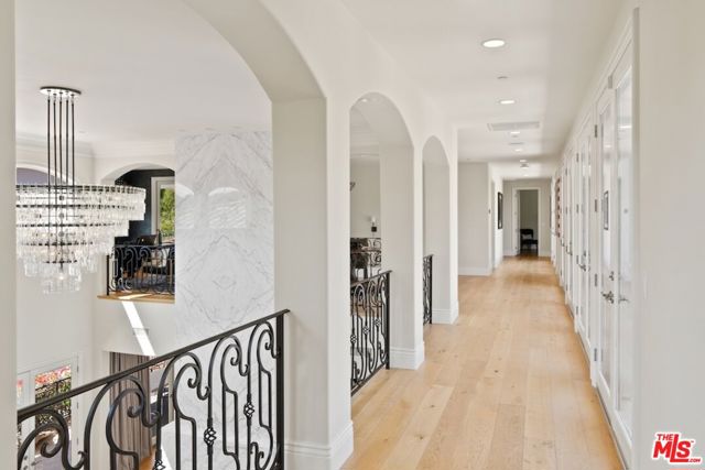 23593 Park South Street, Calabasas CA: https://media.crmls.org/mediaz/ff860949-d3dd-42c6-be41-d707bb312f77.jpg