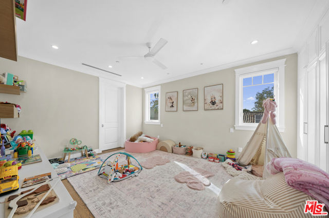 12345 Huston Street, Valley Village CA: https://media.crmls.org/mediaz/ff86418e-899d-4151-a553-36b1709cbe49.jpg