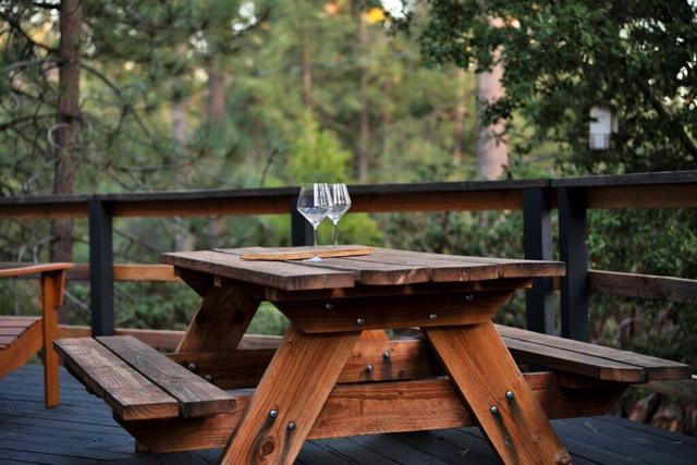 26785 Crestview Drive, Idyllwild CA: https://media.crmls.org/mediaz/ff875294-9924-422a-92c2-3f0c346ddfe5.jpg