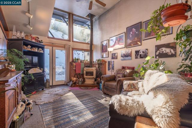 2201 Scott Peak Pl 49,  CA: https://media.crmls.org/mediaz/ff879a2a-8b8a-4773-8576-9371bf3ae65c.jpg