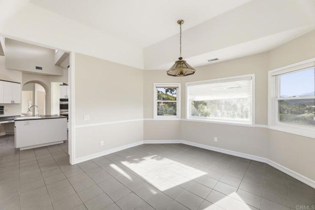 Detail Gallery Image 21 of 56 For 6802 Pakama Ln, Vista,  CA 92084 - 4 Beds | 4 Baths