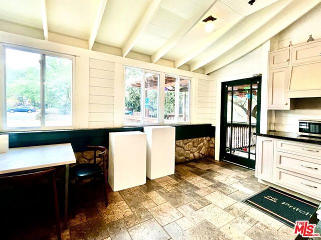 137 South Topanga Canyon Boulevard photo 3