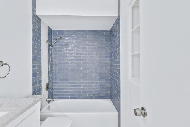 Bathroom Shower & Tub