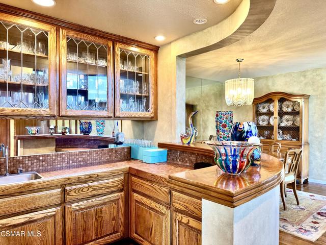 31445 Glenbridge Road, Westlake Village CA: https://media.crmls.org/mediaz/ff8892b8-30d5-4f1d-9465-0f5d7787b2d1.jpg