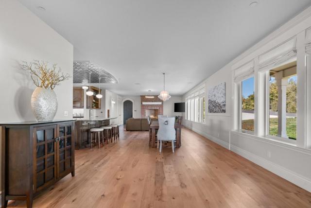 40 S Circle Drive, Santa Cruz CA: https://media.crmls.org/mediaz/ff88d6b7-ce7b-4734-8d9e-57264e4c4b20.jpg