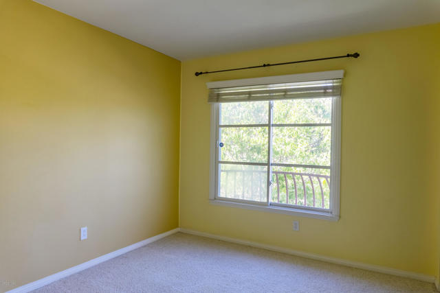 1026 Corte Augusta, Camarillo CA: https://media.crmls.org/mediaz/ff88fa96-6fbf-443a-a7f5-6b52b20702a7.jpg