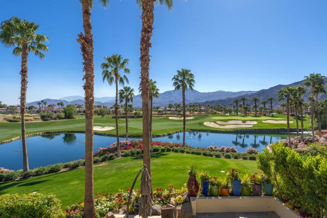 80675 Via Portofino, La Quinta CA: https://media.crmls.org/mediaz/ff891c5f-f80c-49ed-b0f7-851b6f696c9e.jpg