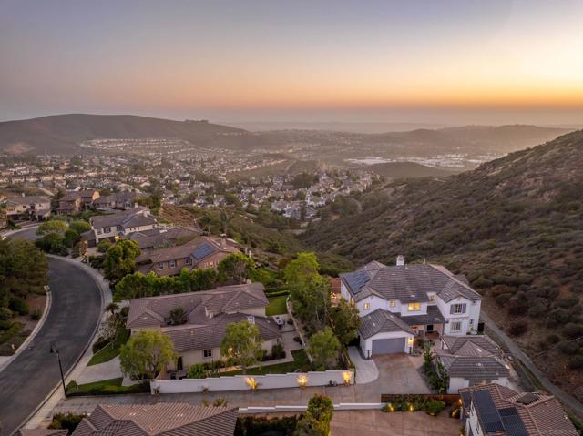 1432 Schoolhouse Way, San Marcos CA: https://media.crmls.org/mediaz/ff8a09ef-014b-4c68-b48c-8d7e753d6056.jpg