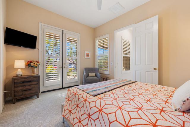 37 Shoreline Drive, Rancho Mirage CA: https://media.crmls.org/mediaz/ff8b1130-498b-47de-a544-3f9edb9dee92.jpg