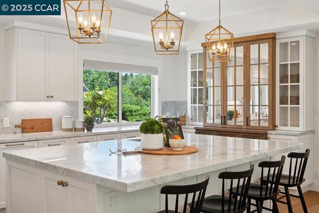 3108 Del Oceano Dr, Lafayette CA: https://media.crmls.org/mediaz/ff8c2192-34a6-41b5-98b5-c4b0a8ba1a8c.jpg