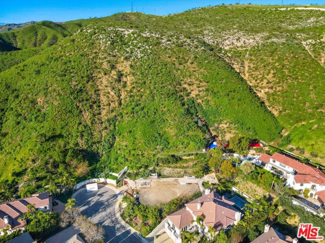 16821 Via La Costa, Pacific Palisades CA: https://media.crmls.org/mediaz/ff8c843d-dd68-4308-a4df-4f3de7381f7b.jpg