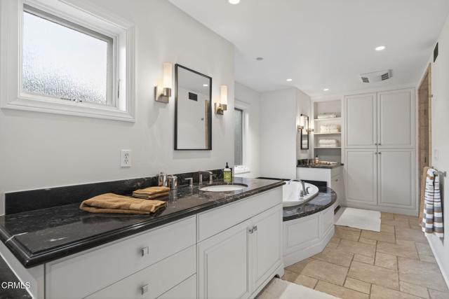 612 Shasta Drive, Santa Paula CA: https://media.crmls.org/mediaz/ff8ceca2-5881-4d20-85df-30efa7b1c581.jpg