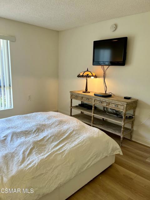 788 Pinetree Circle, Thousand Oaks CA: https://media.crmls.org/mediaz/ff8d898f-f280-4605-8c2a-804c3f50a9ff.jpg