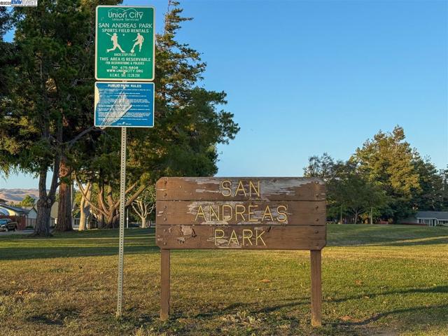 3270 Santa Sophia Way, Union City CA: https://media.crmls.org/mediaz/ff8de404-1480-4401-8cf9-23a988c7132e.jpg