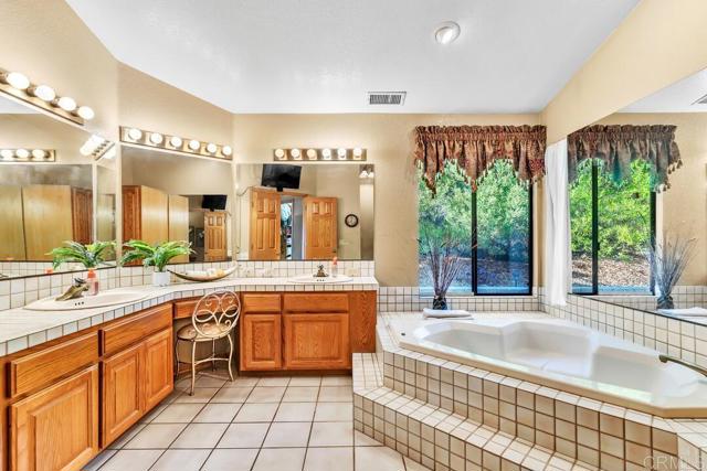 Detail Gallery Image 17 of 47 For 2302 Shaylene Way, Alpine,  CA 91901 - 3 Beds | 2/1 Baths