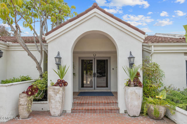 6972 Grasswood Avenue, Malibu CA: https://media.crmls.org/mediaz/ff8e618f-4a5b-4733-92d5-1510c851fa81.jpg