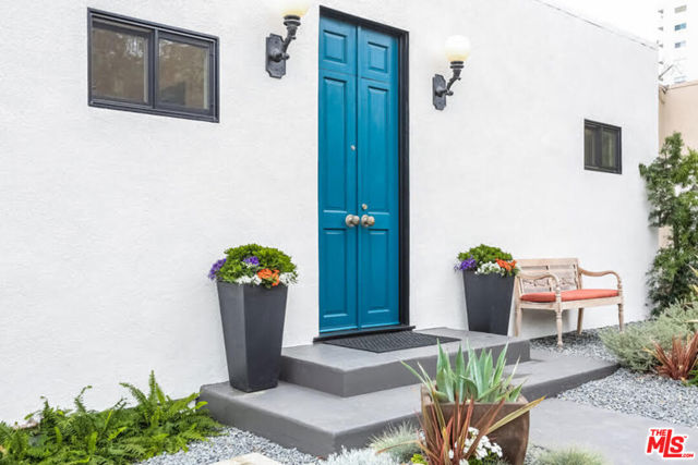 9016 Dicks Street, West Hollywood CA: https://media.crmls.org/mediaz/ff8e8525-6af1-40a8-9499-ed7ea713b255.jpg