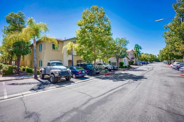 26374 Arboretum Way, Murrieta CA: https://media.crmls.org/mediaz/ff8f2d06-c1fd-4d05-9188-176d31fffeda.jpg