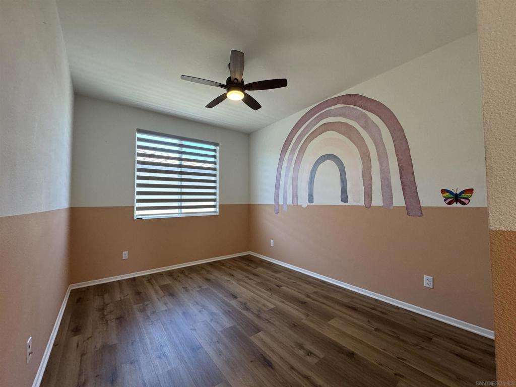 https://media.crmls.org/mediaz/ff8f5380-603d-43d5-9011-86991df9343d.jpg?preset=X-Large