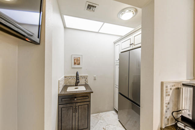 Image 18 of 21 For 749 Inverness Drive