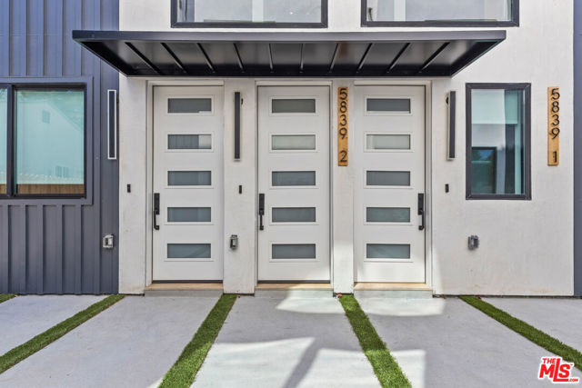 5839 Kester Avenue, Sherman Oaks CA: https://media.crmls.org/mediaz/ff8ff64f-5321-48f3-bbc1-8daa04f82c6d.jpg