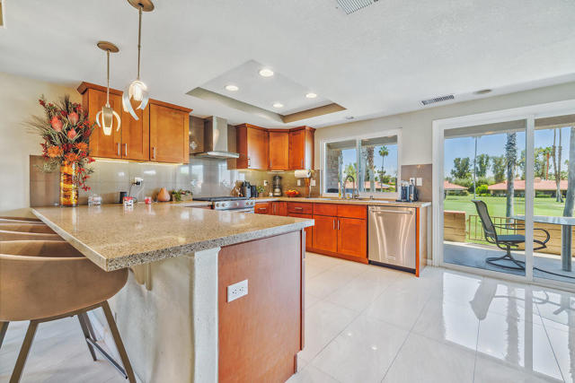 32 Presidio Place, Palm Desert CA: https://media.crmls.org/mediaz/ff90db2e-5654-4b2d-a7d4-6fa2442a7cae.jpg