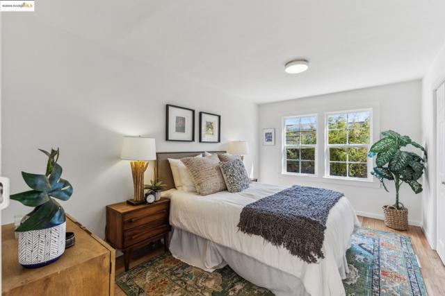 1350 Curtis St, Berkeley CA: https://media.crmls.org/mediaz/ff910206-366c-441c-8960-12e3599dbc33.jpg