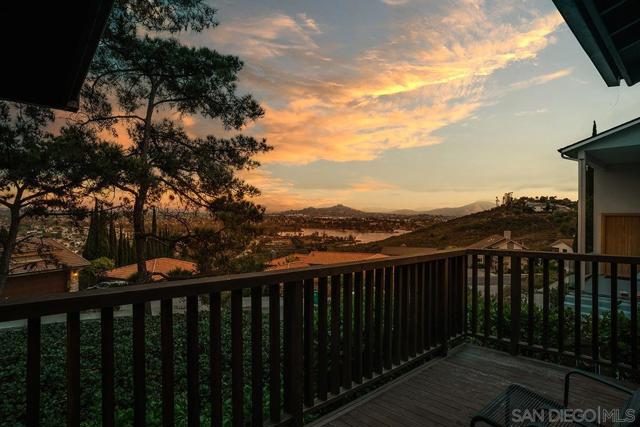 6346 Ridge Manor Avenue, San Diego CA: https://media.crmls.org/mediaz/ff91a72c-4497-42bf-8148-be354cb23218.jpg