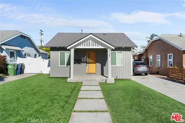 935 E Fairview Boulevard, Inglewood CA: https://media.crmls.org/mediaz/ff91bb9f-29a1-416f-a971-aaba21ed0bf6.jpg