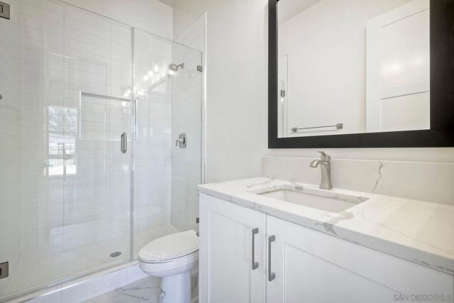 16350 Sage Trails Ct, Poway CA: https://media.crmls.org/mediaz/ff91e9fd-7210-4500-81c1-1edc693c62ea.jpg