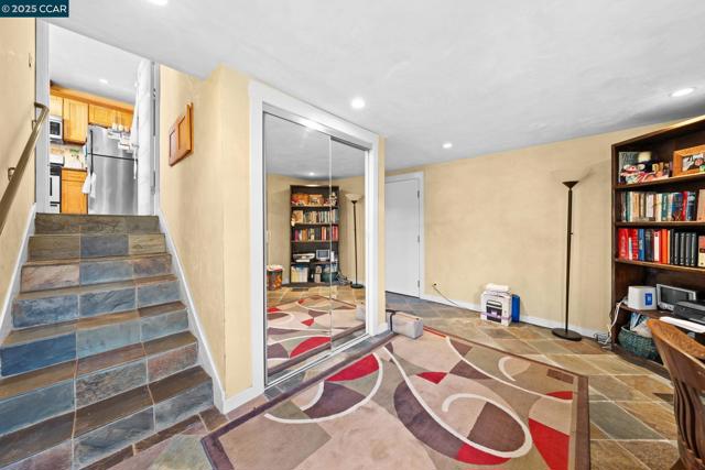 Image 18 of 46 For 2427 35th Ave