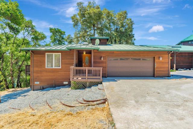 950 Oak Ridge Road, Los Gatos CA: https://media.crmls.org/mediaz/ff923a42-653a-4b21-a78f-5b49ad3192db.jpg