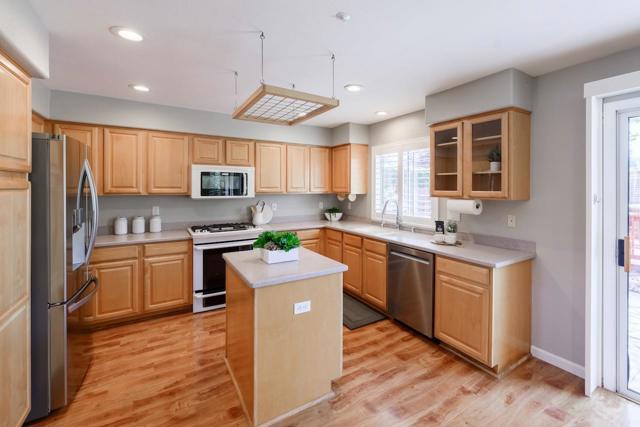 141 Navigator Drive, Scotts Valley CA: https://media.crmls.org/mediaz/ff92680c-bdcd-4338-a4d5-043bfbf2a707.jpg