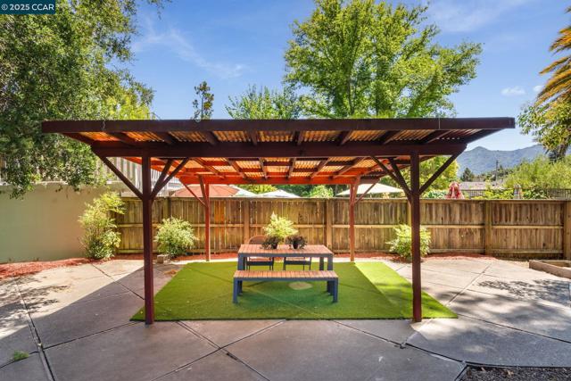 1019 Sir Francis Drake Blvd, San Anselmo CA: https://media.crmls.org/mediaz/ff92ab31-94a0-4ef5-bce1-d22ff7b46284.jpg