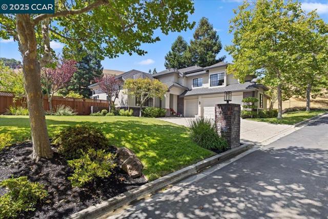 4101 Fox Creek Ct, Danville CA: https://media.crmls.org/mediaz/ff9369cd-0bc8-470c-8165-cf990334f8e4.jpg