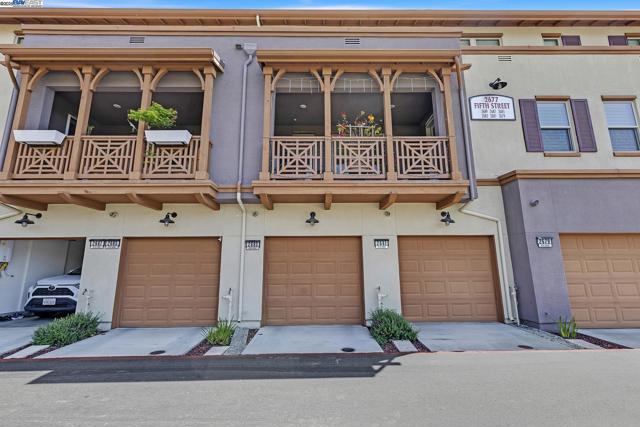 2683 5Th St, Alameda CA: https://media.crmls.org/mediaz/ff93d1c0-098c-4d4a-9db9-23eec25cbb65.jpg