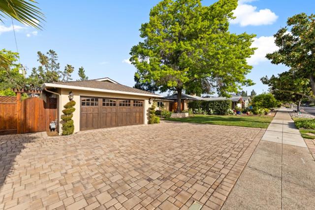 228 Prince Street, Los Gatos CA: https://media.crmls.org/mediaz/ff9671e5-2475-4d3b-9a45-54bb7e62e038.jpg