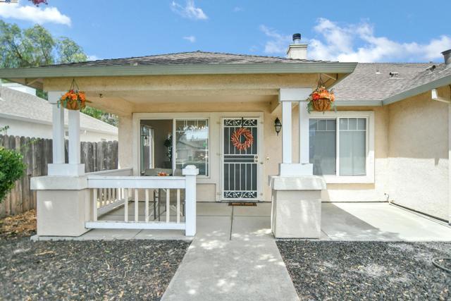 1218 Fetzer Ln, Oakley CA: https://media.crmls.org/mediaz/ff96ff1e-c39a-40a3-8d2d-731a40aa2794.jpg
