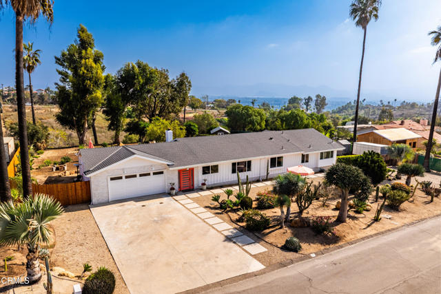 34 Vientos Road, Camarillo CA: https://media.crmls.org/mediaz/ff977389-541f-44bb-8479-823e7694059f.jpg