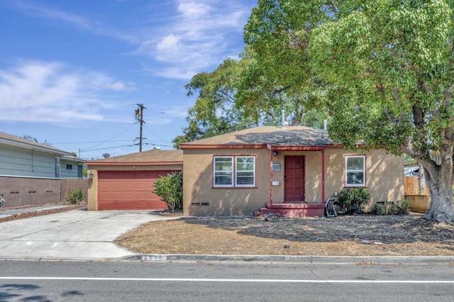 4371 Pomona Avenue, La Mesa CA: https://media.crmls.org/mediaz/ff97b611-76c6-48f2-96d4-4584d95547d3.jpg
