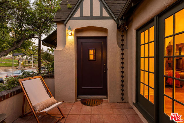 1117 N Avenue 64, Los Angeles CA: https://media.crmls.org/mediaz/ff9810a3-f6f9-47b0-b6db-5465069b0779.jpg