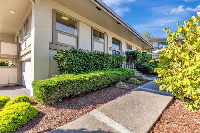 59 Skyline Crest Dr, Monterey CA: https://media.crmls.org/mediaz/ff99809f-27a9-4820-b2f8-7611c21f169b.jpg